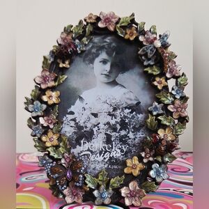 Berkley Designs Floral Oval Picture Frame with Butterfly Accents 4 X 6"
